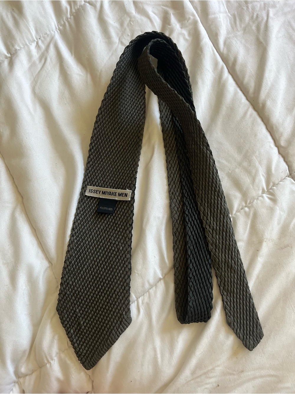 Issey Miyake Men's Black Knit Tie - Classic Textured Styling - Picture 4 of 5